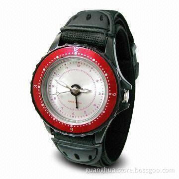 Quartz Watch with Vibrating Alarm Function and Automatic Stop Alarm